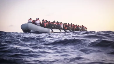 القوات المسلحة الملكية تعترض 5 قوارب على متنها 156 “حراگا”