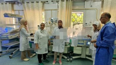 الحاجب.. طاقم صحي بـ”سبع عيون” يشرف على ولادة توأم ثلاثي