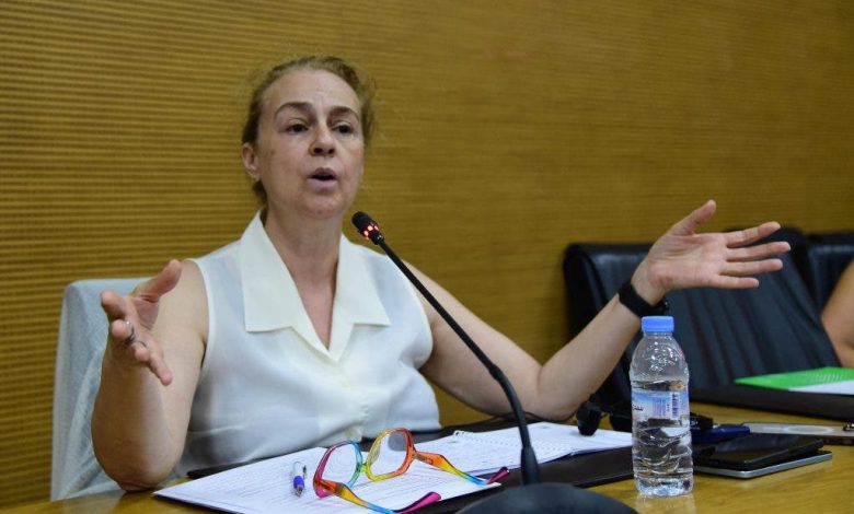 صحفية إسبانية تفضح قادة البوليساريو و تتهمهم بسرقة المساعدات الإنسانية