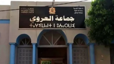 قرار جماعة العروي منع الولوج للمقر بلباس الشورط يثير جدلا بين الانضباط وقمع الحريات
