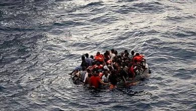 إنزال جماعي لمهاجرين سريين بشاطئ دي غاتا يربك السلطات الإسبانية