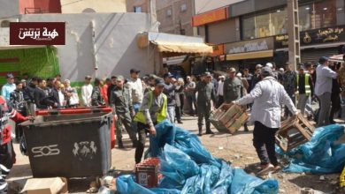 احتلال المِلك العمومي والباعة الجائلين.. سُلطات تُحارب ومواطنون يتبضعون وينتقذون