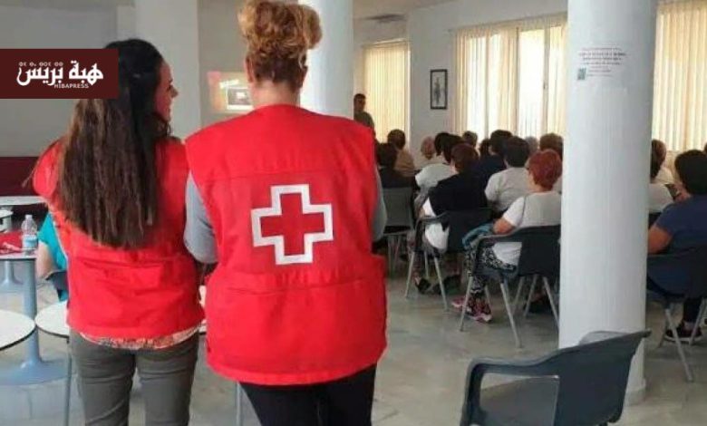 الصليب الأحمر.. يد العون التي ترافق المهاجر المغربي في رحلة الاندماج