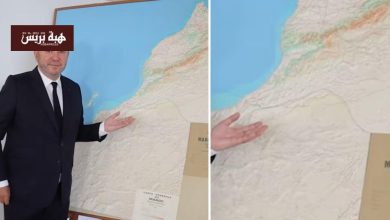 في رسالة صارمة للنظام الجزائري.. ظهور السفير الفرنسي بالرباط أمام خريطة المغرب بصحرائه