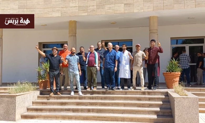 وجدة.. وقفة تضامنية للجامعة الوطنية للصحة دفاعًا عن كاتبها الجهوي